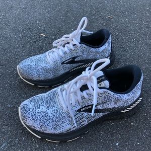 Brooks adrenaline GTS 21